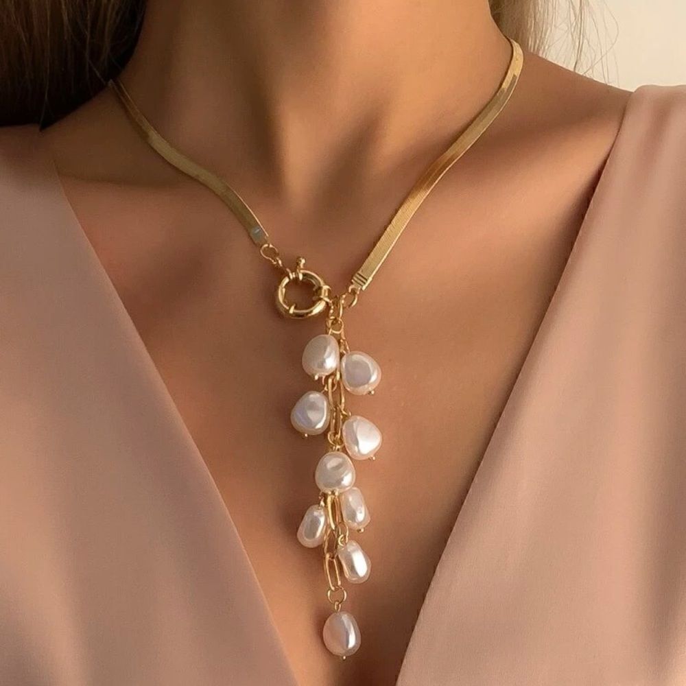 Pearl drop necklace A247